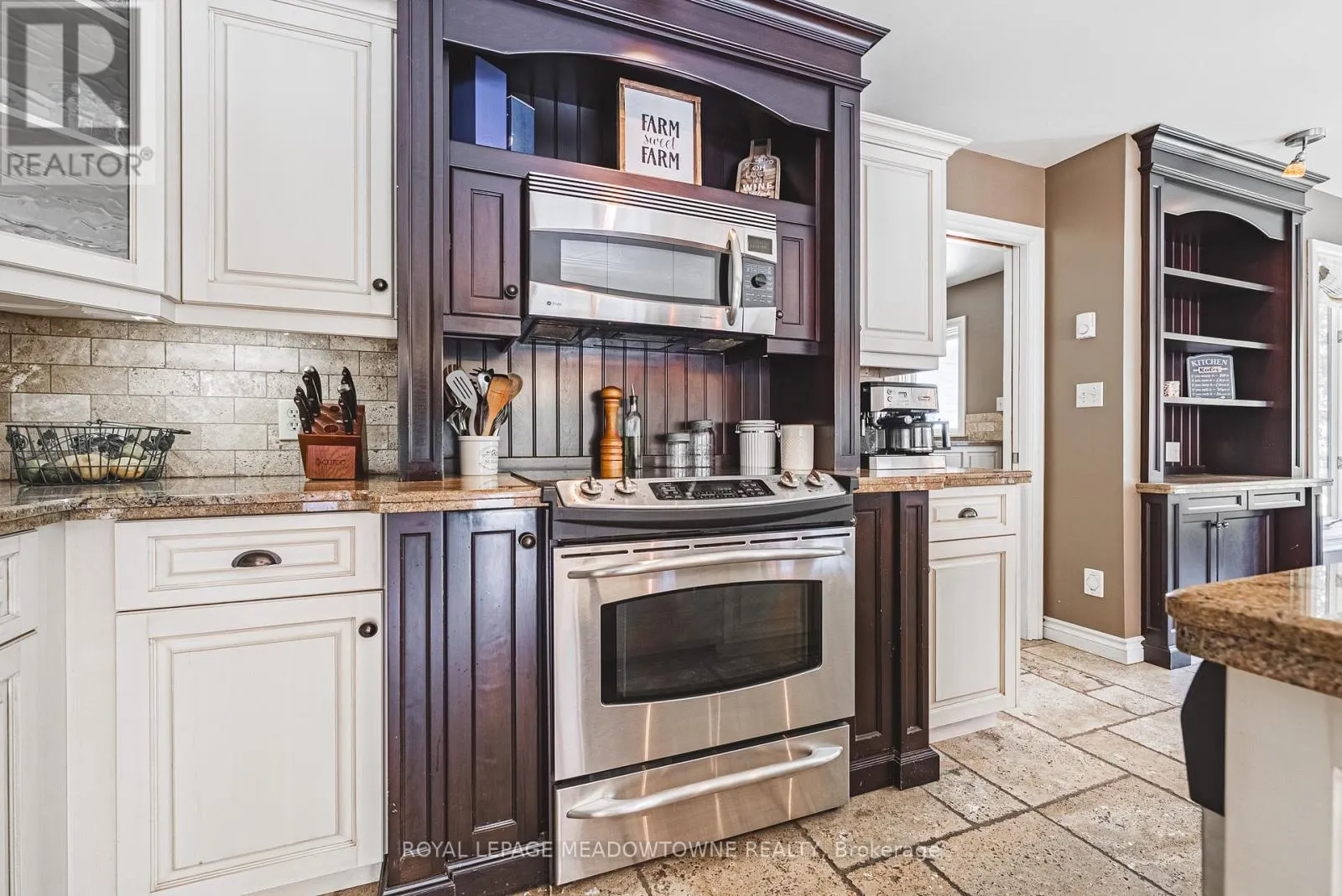 2368 #17 HALDIMAND ROAD