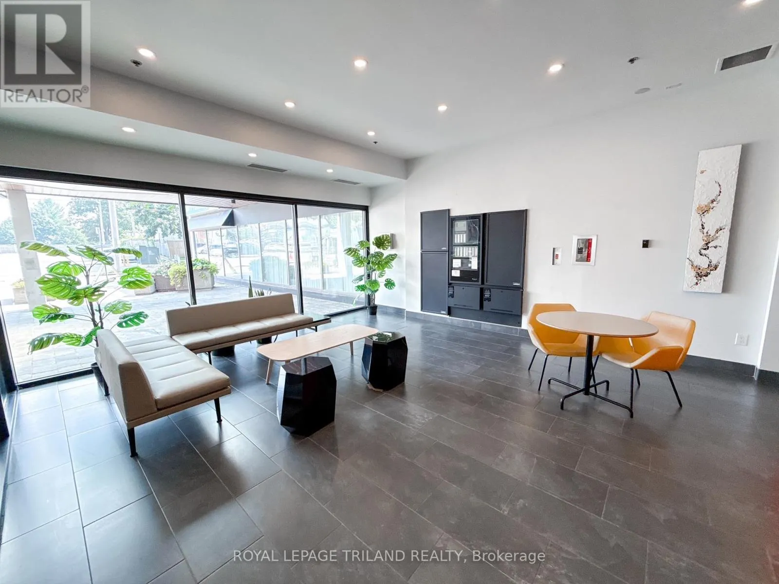 608 - 675 RICHMOND STREET, #608