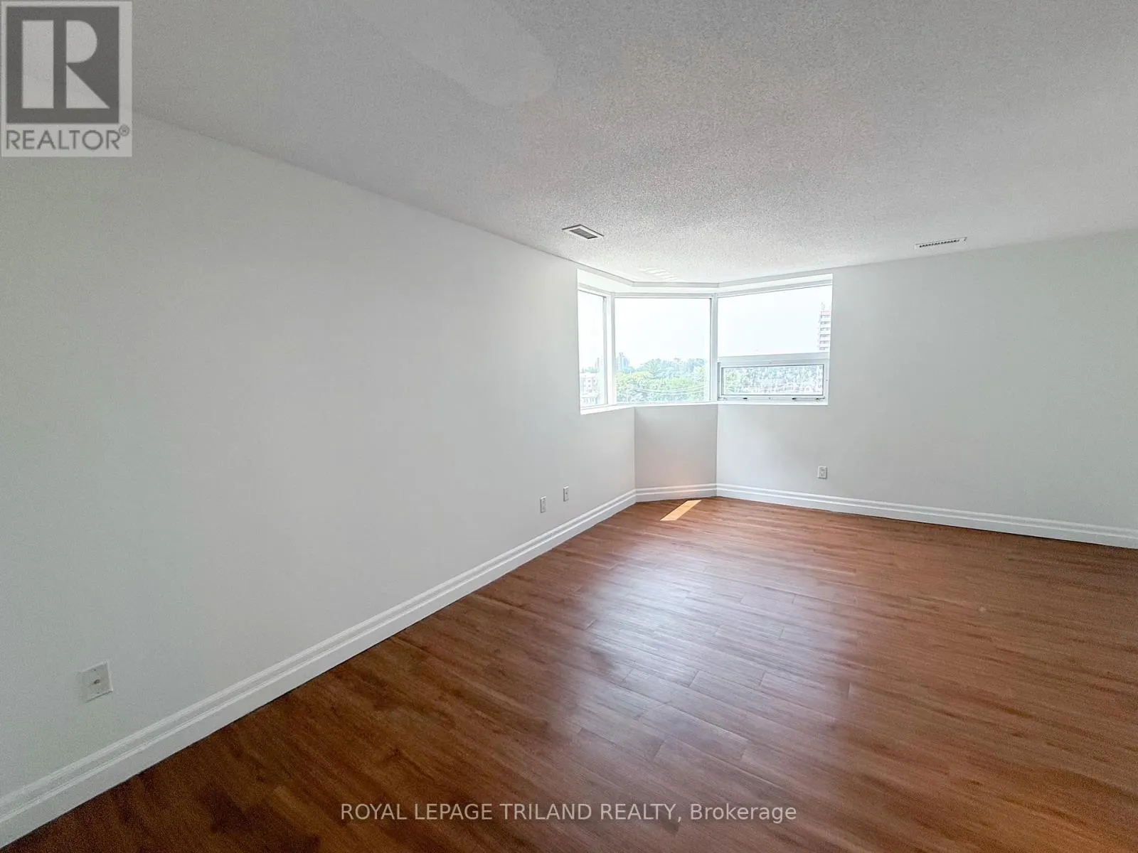 608 - 675 RICHMOND STREET, #608