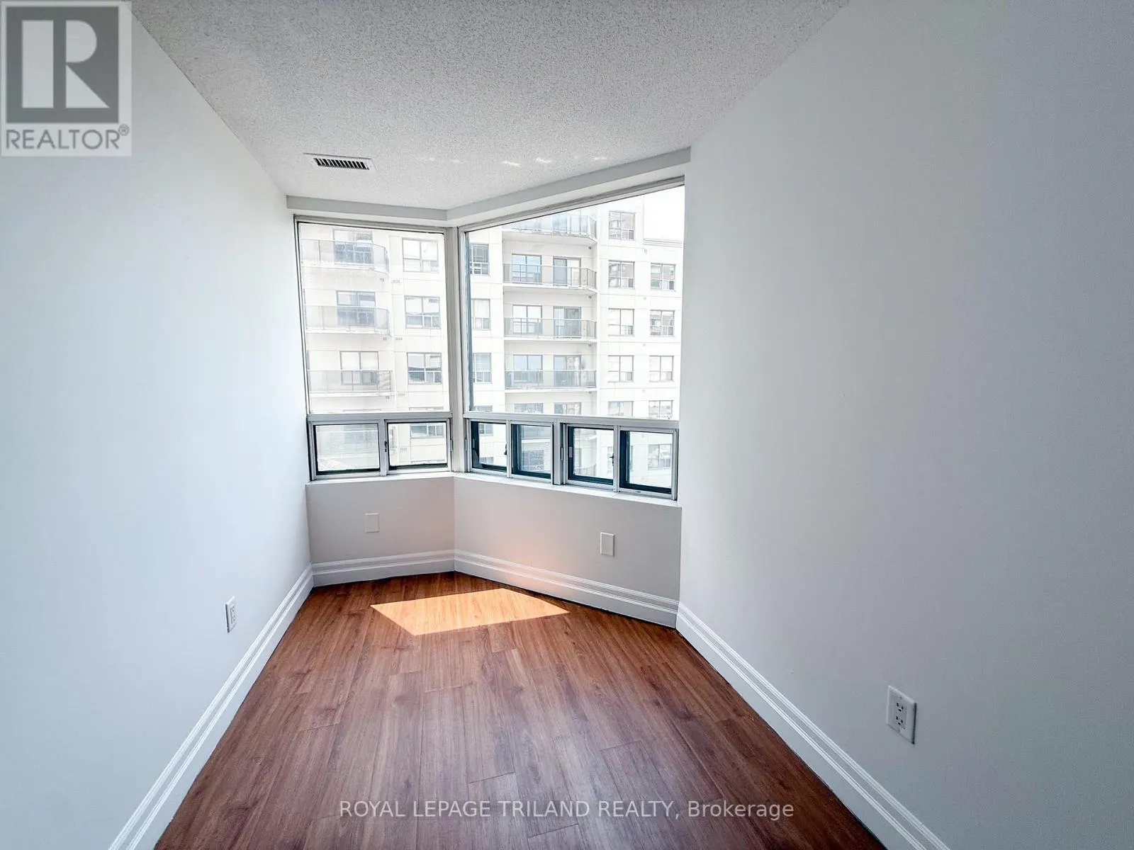 608 - 675 RICHMOND STREET, #608