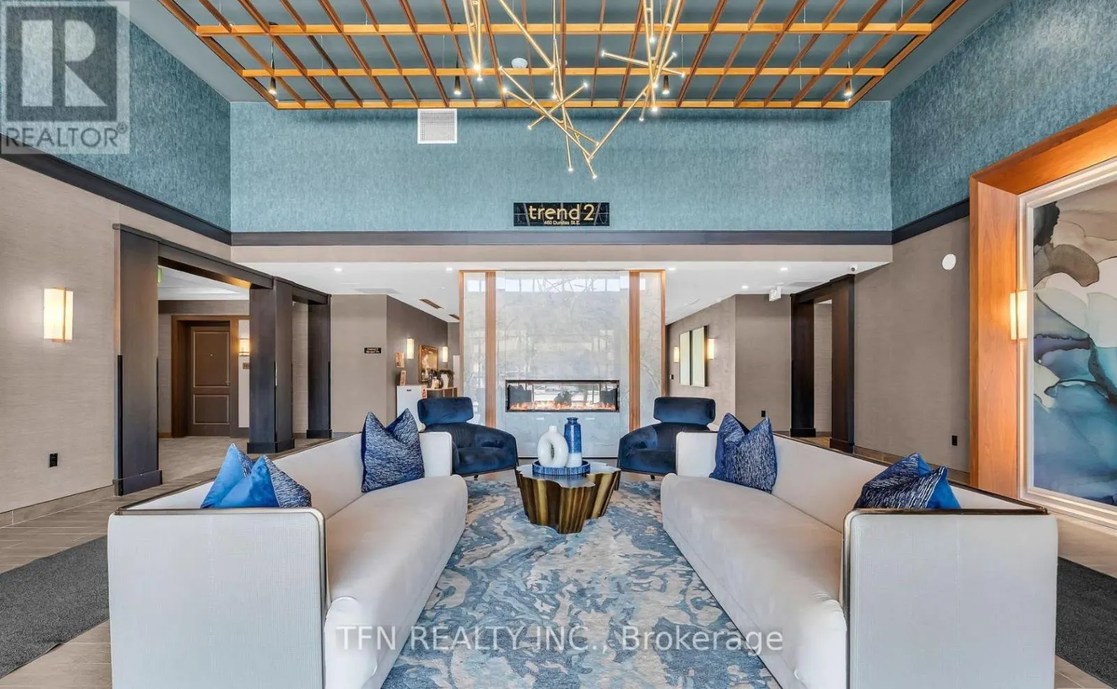 121 - 460 DUNDAS STREET E