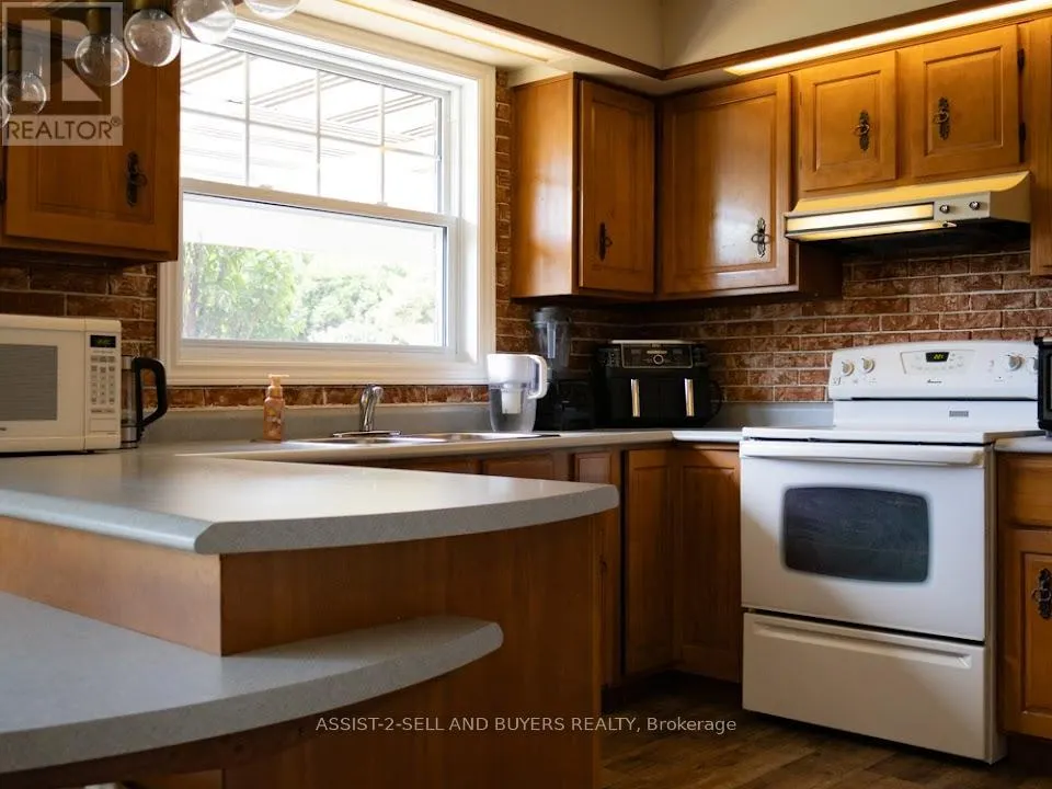 11 MOULINETTE ROAD W