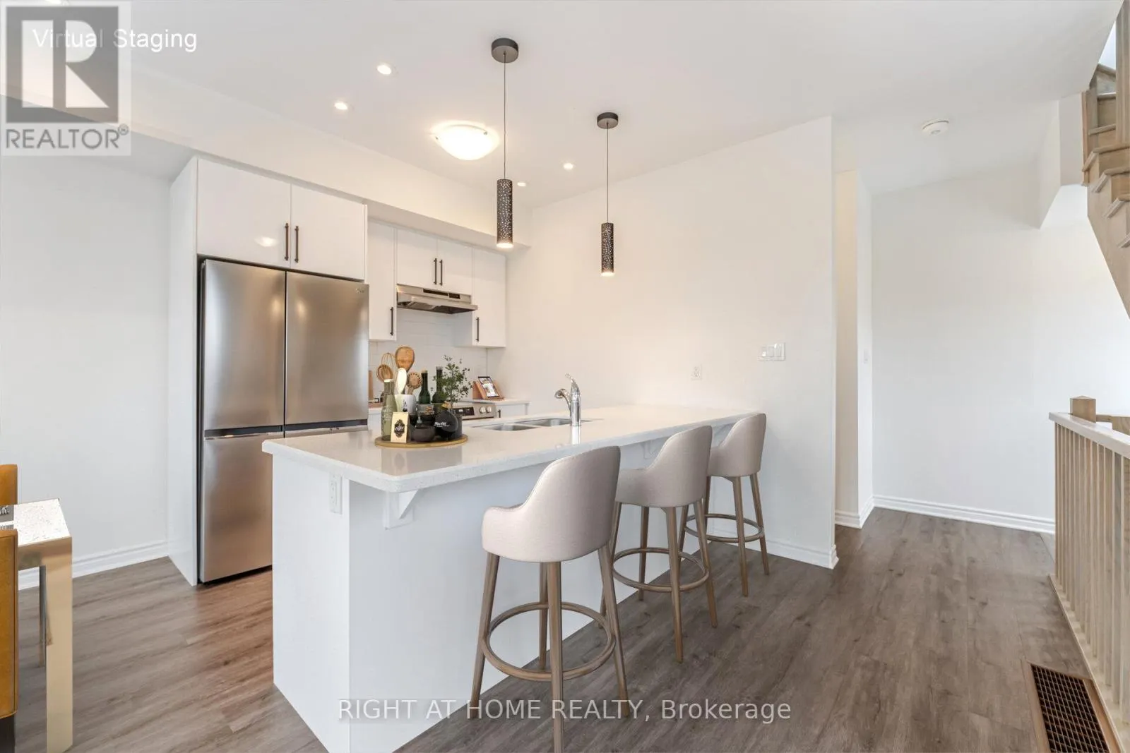 13 - 305 GARNER ROAD W