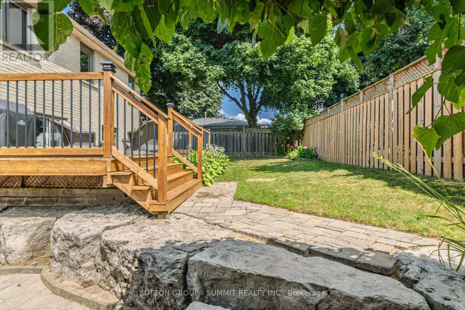5 MACDONALD CRESCENT