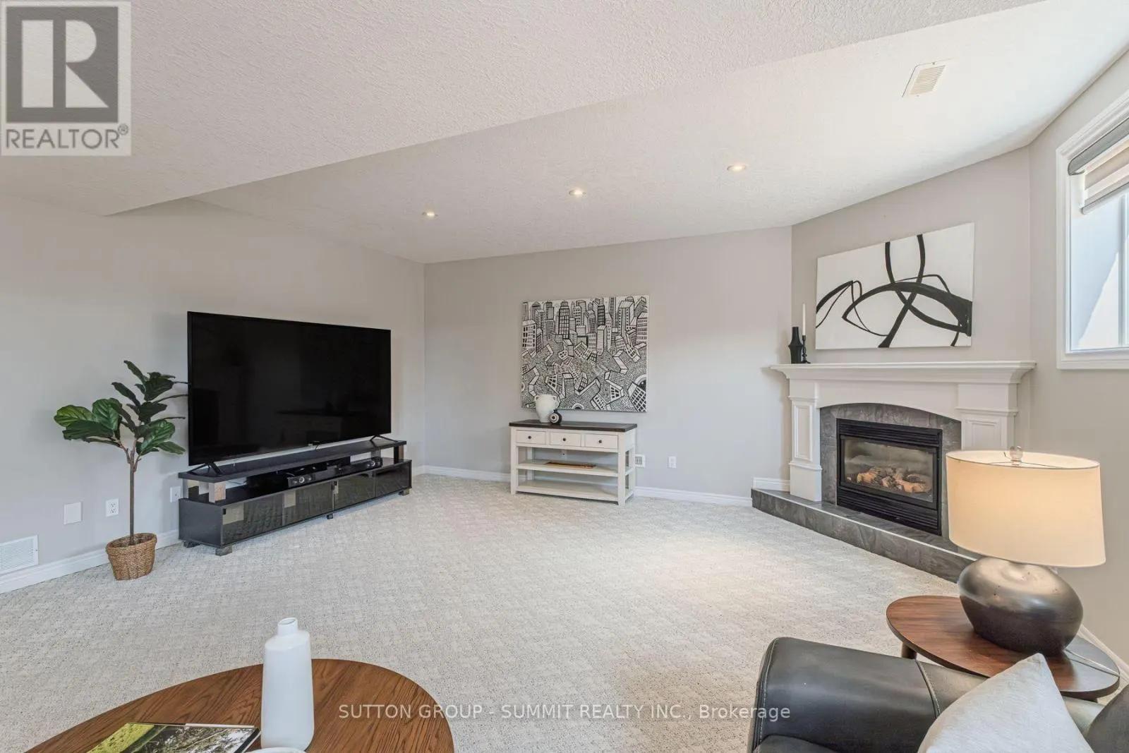 5 MACDONALD CRESCENT