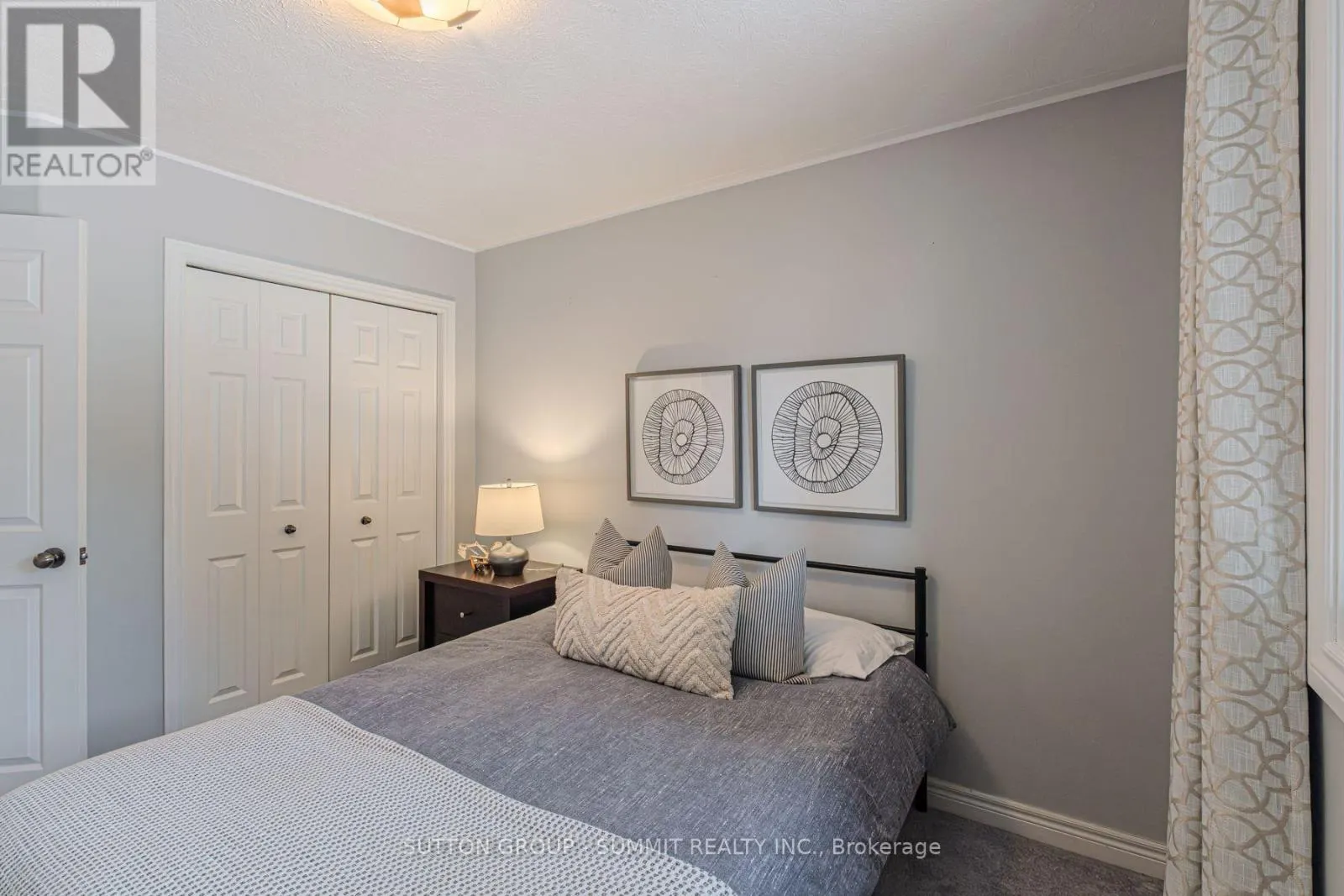 5 MACDONALD CRESCENT