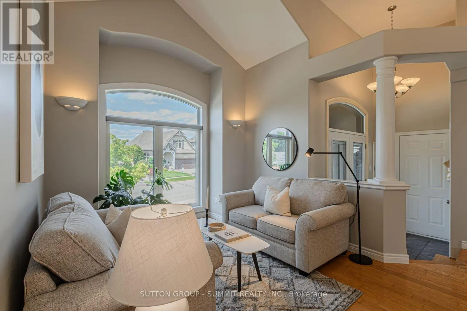 5 MACDONALD CRESCENT