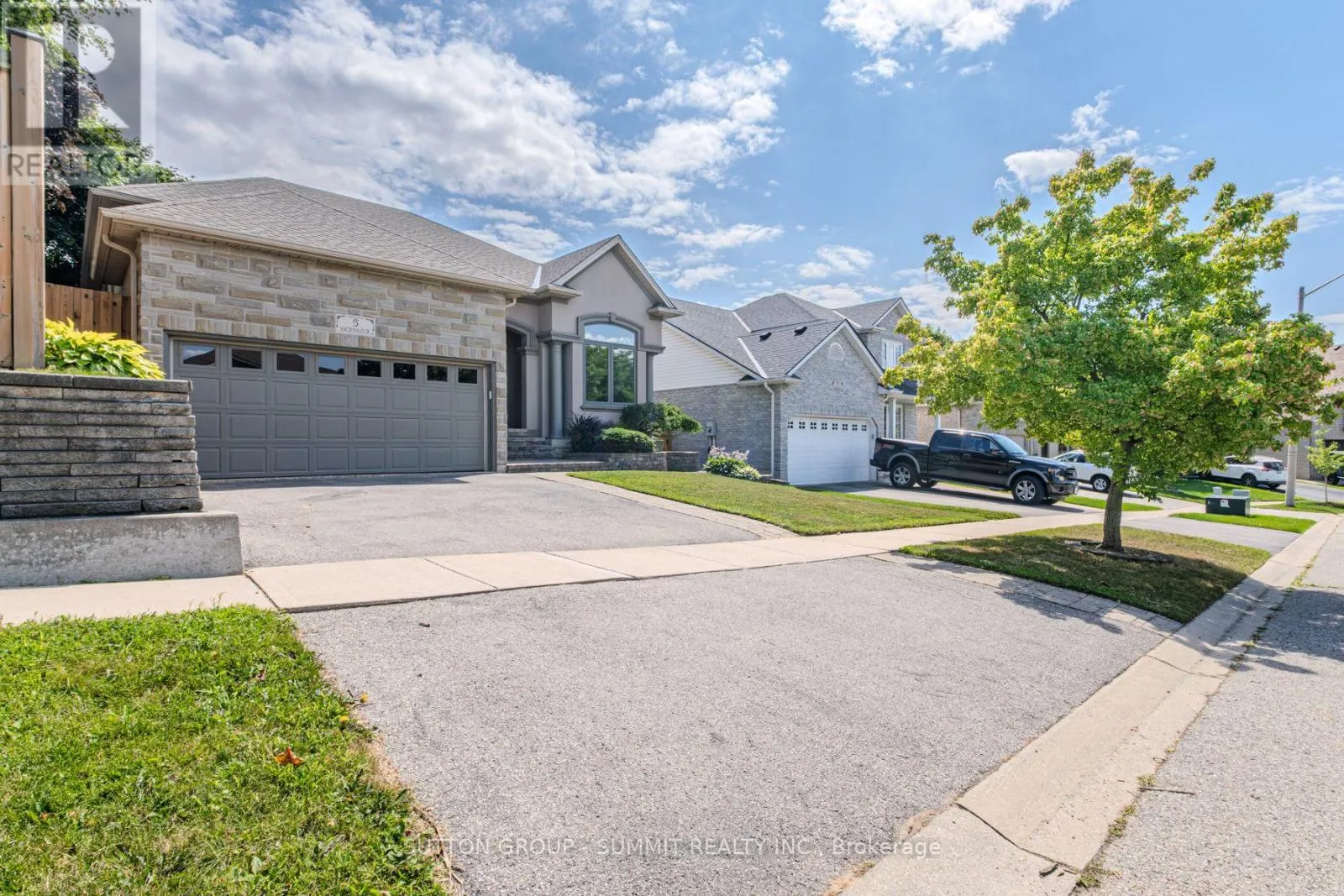 5 MACDONALD CRESCENT