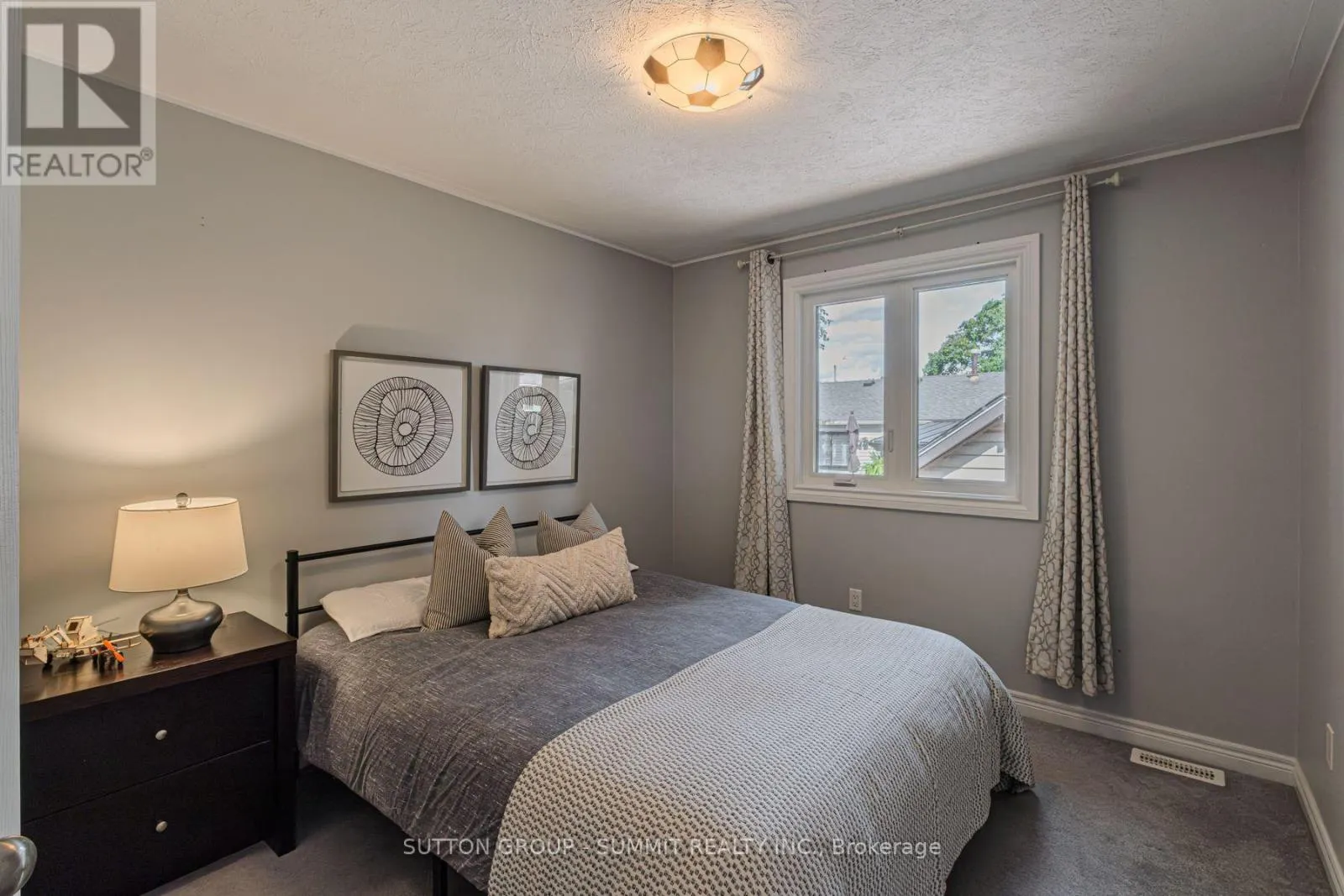 5 MACDONALD CRESCENT
