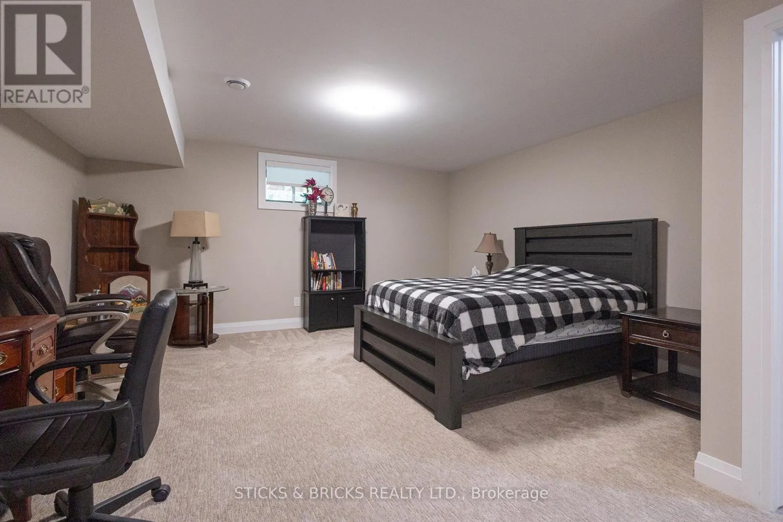 49 - 8974 WILLOUGHBY DRIVE, #49