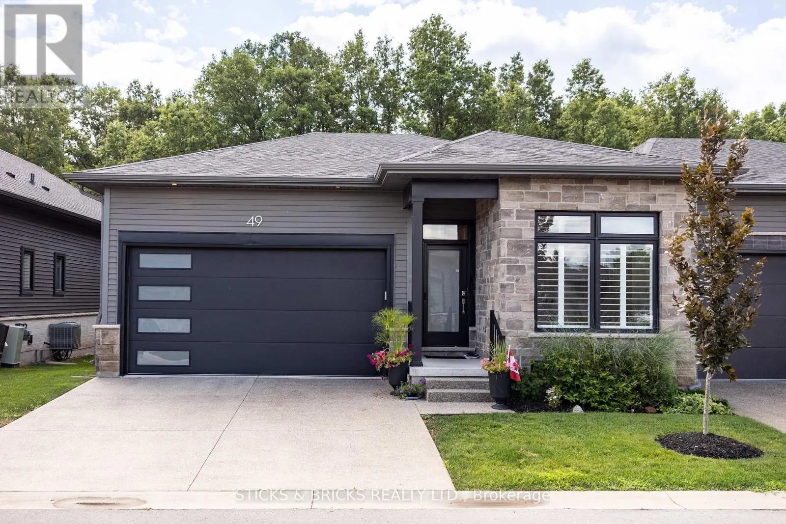 49 - 8974 WILLOUGHBY DRIVE, #49