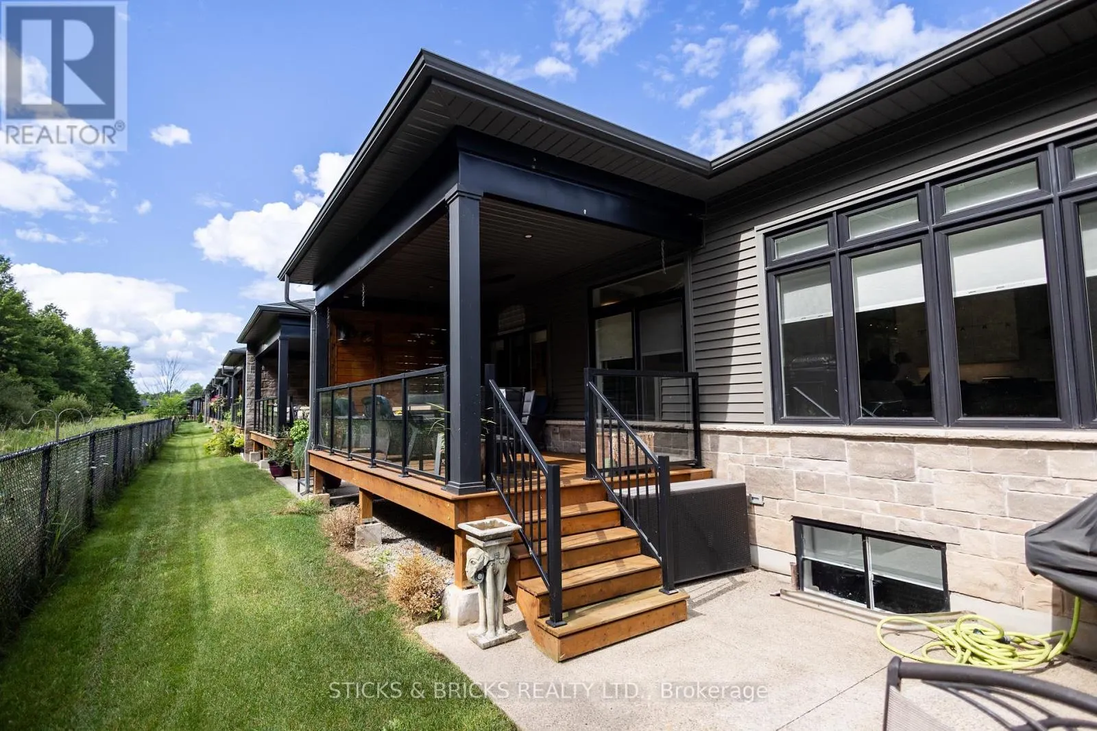 49 - 8974 WILLOUGHBY DRIVE, #49