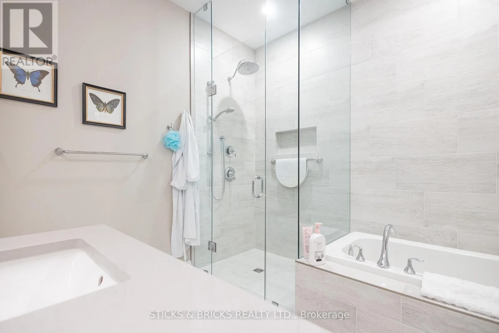 49 - 8974 WILLOUGHBY DRIVE, #49