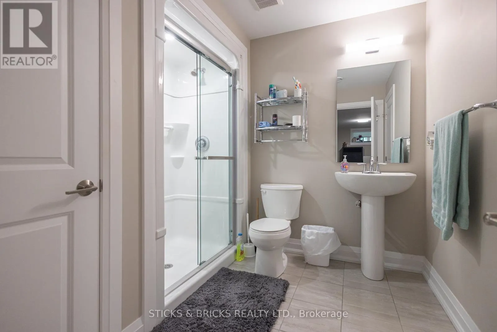 49 - 8974 WILLOUGHBY DRIVE, #49