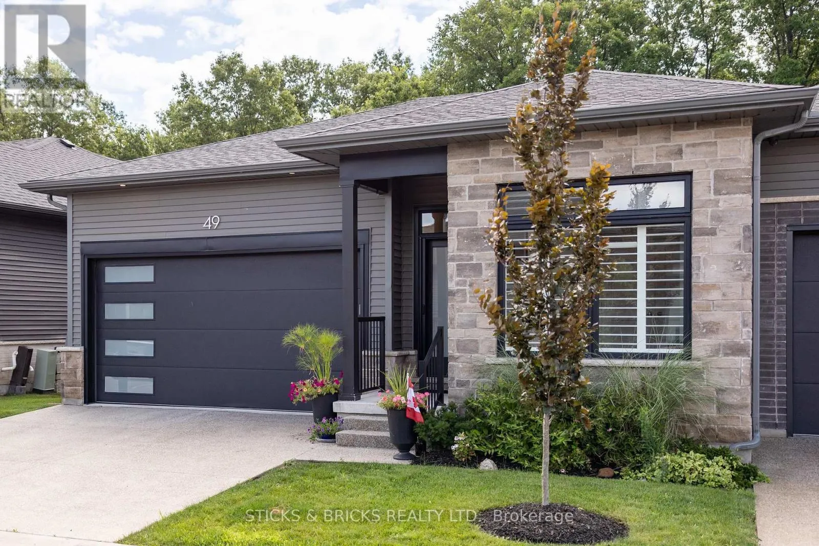 49 - 8974 WILLOUGHBY DRIVE, #49
