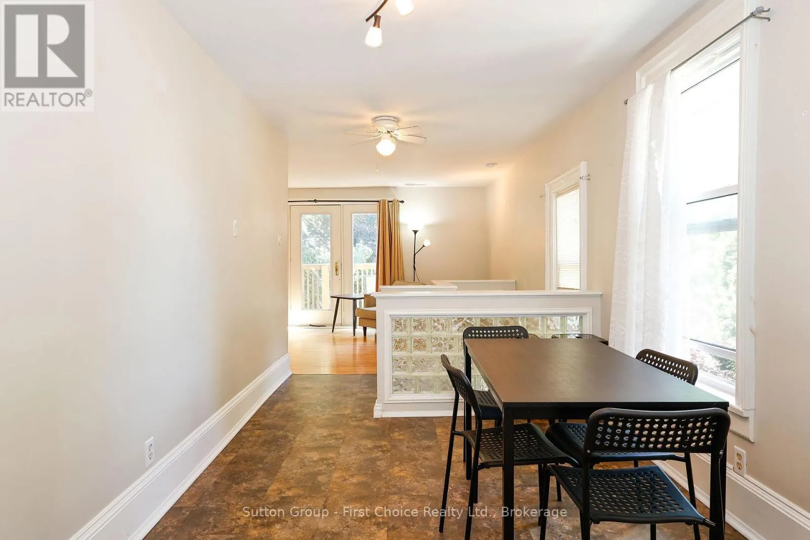 176 COBOURG STREET N