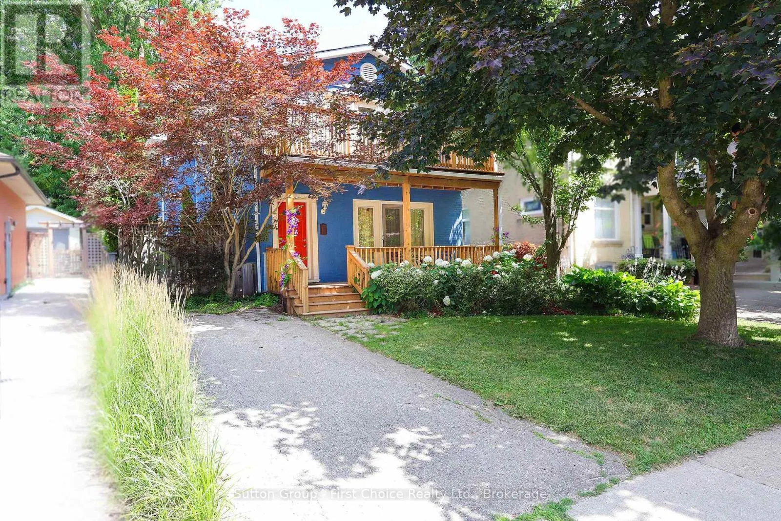 176 COBOURG STREET N