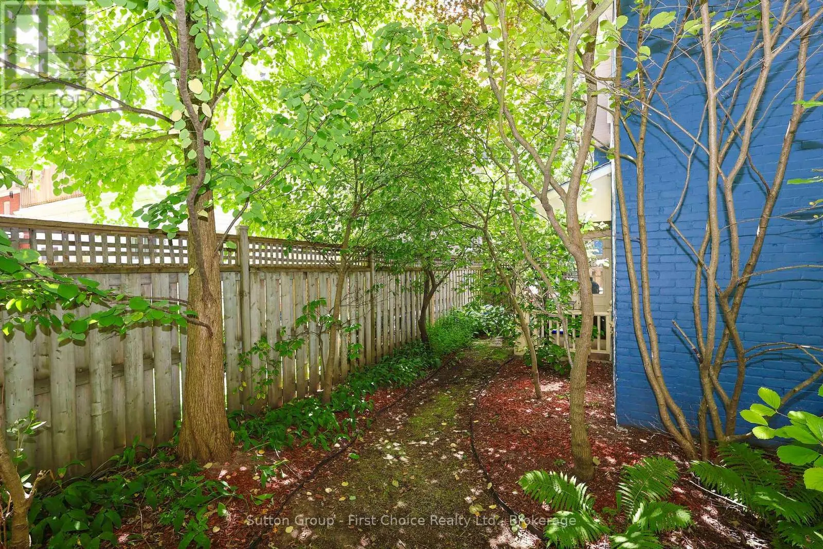 176 COBOURG STREET N