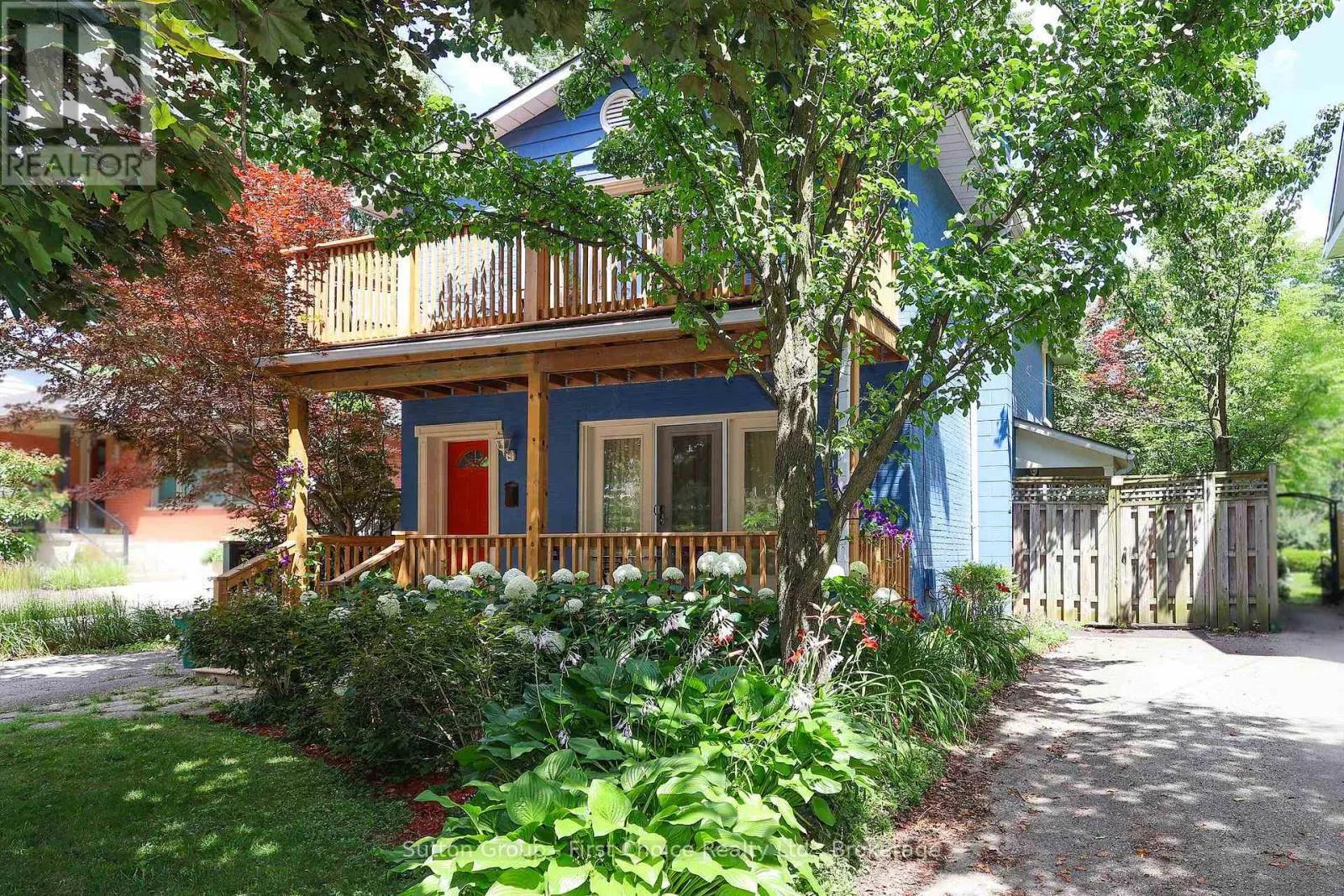 176 COBOURG STREET N