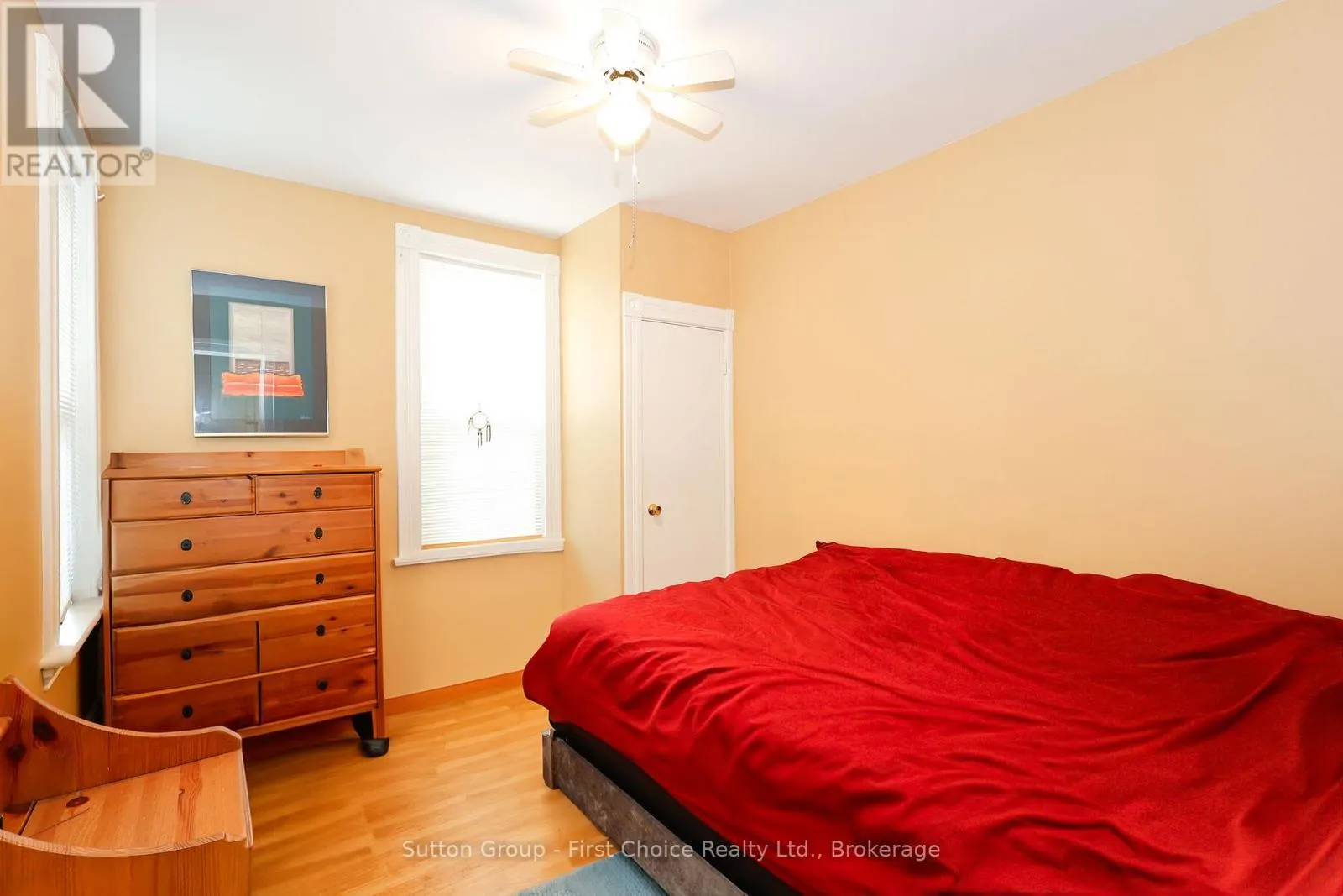 176 COBOURG STREET N