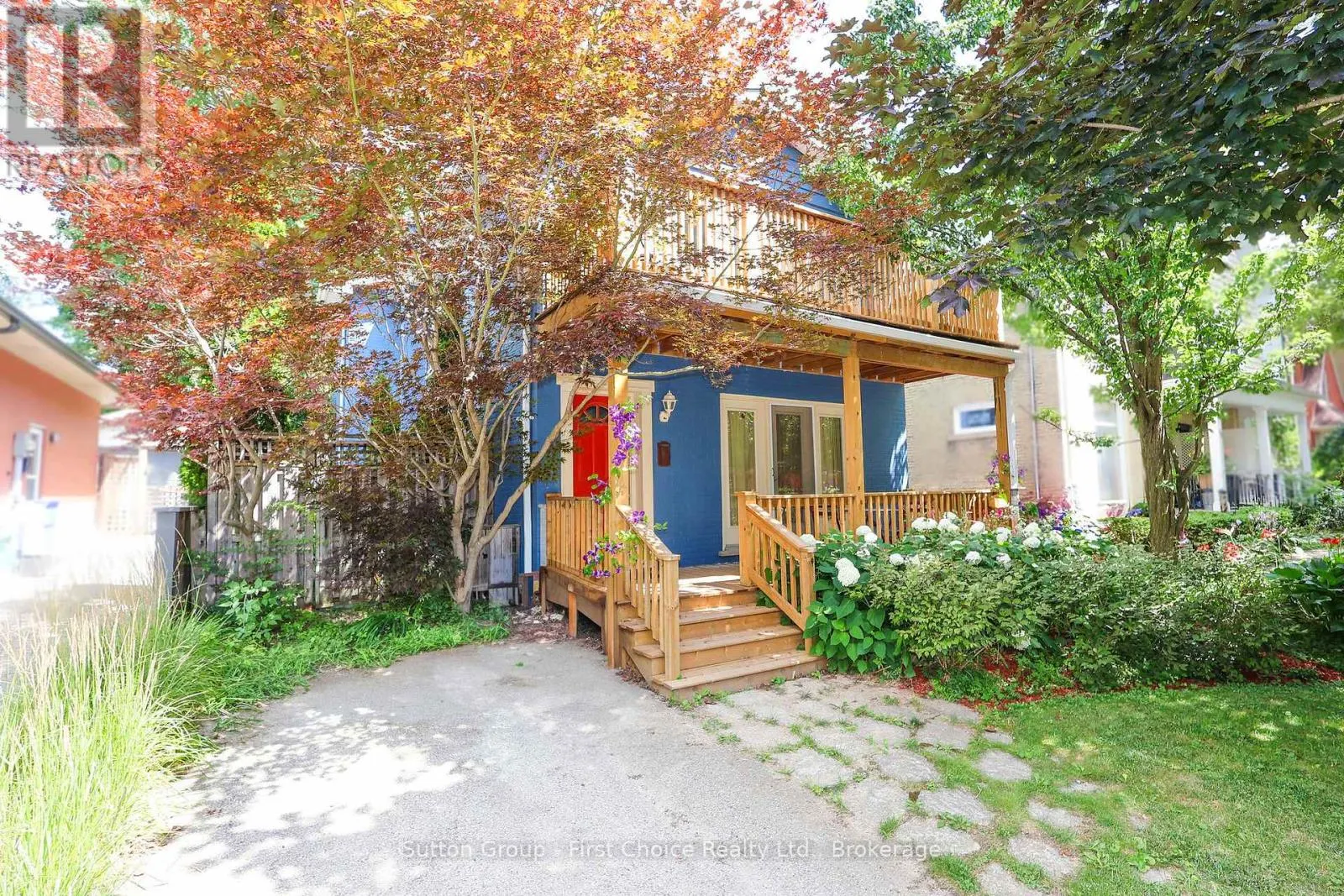 176 COBOURG STREET N