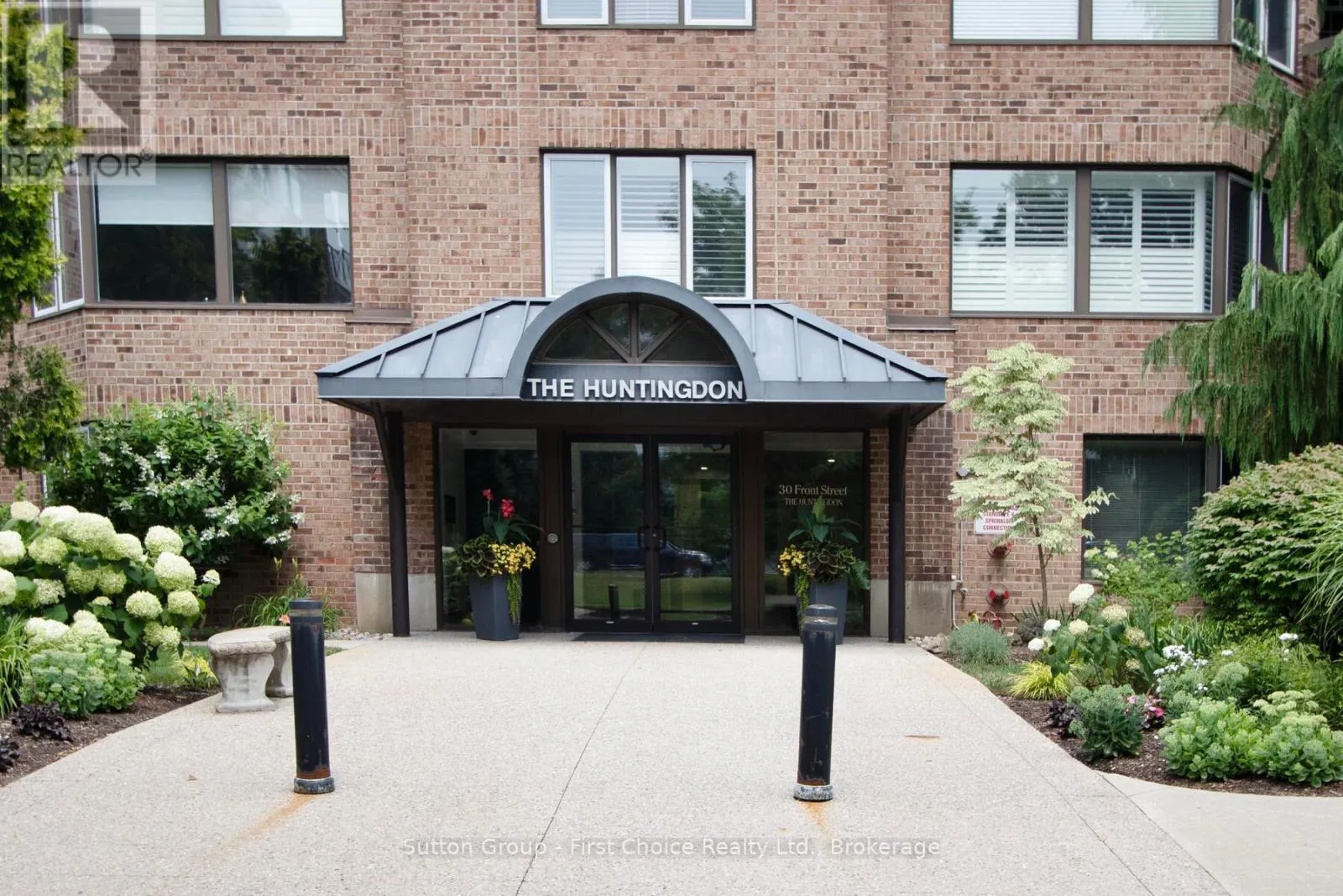 206 - 30 FRONT STREET, #206