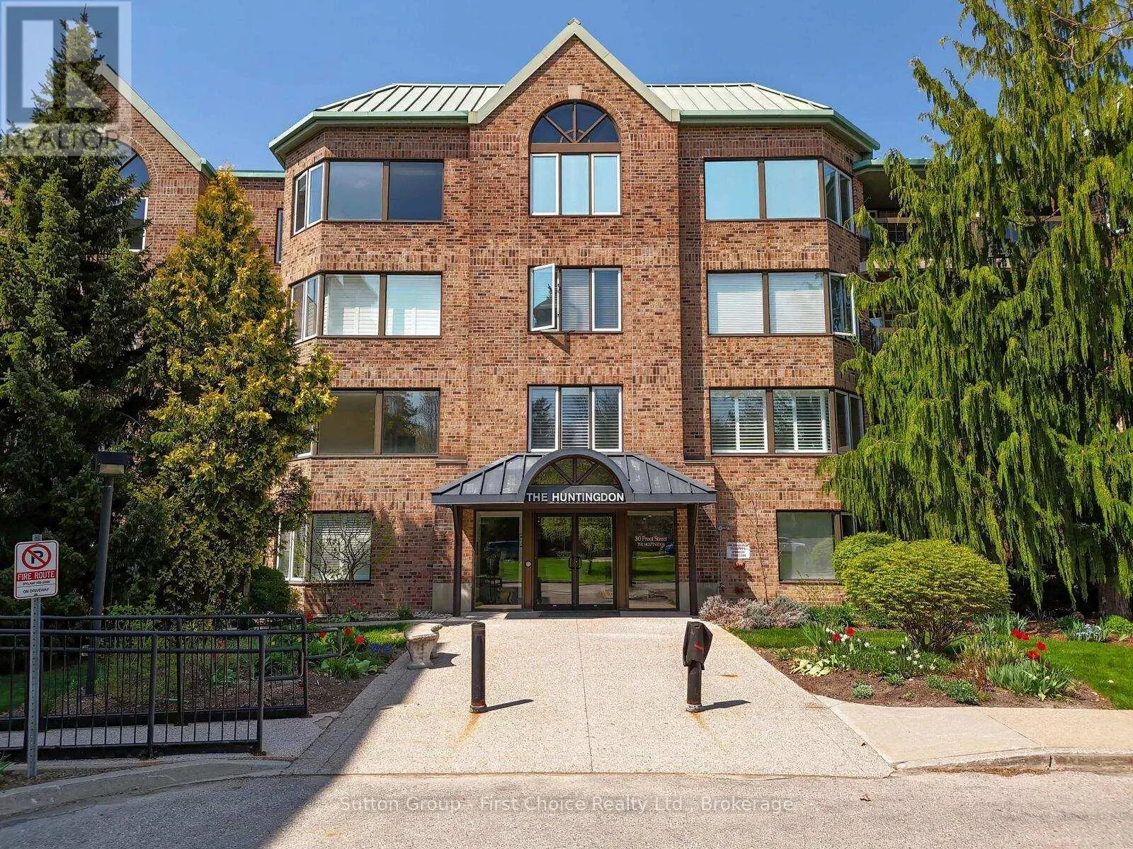 206 - 30 FRONT STREET, #206