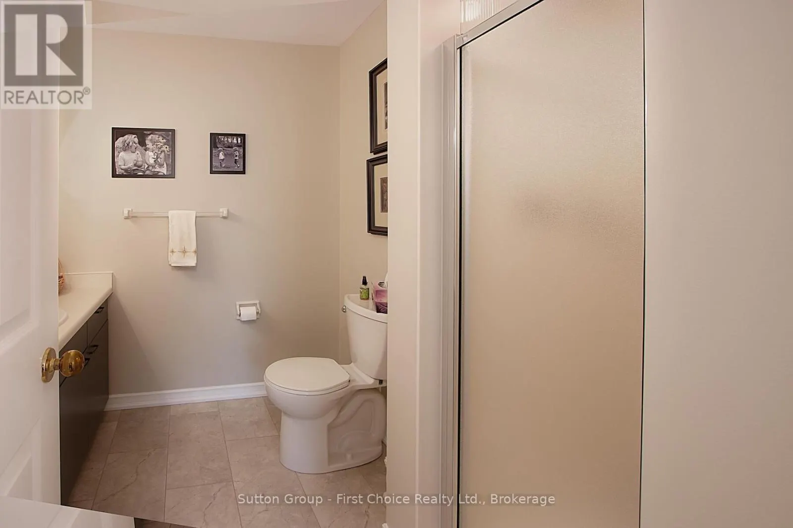 206 - 30 FRONT STREET, #206