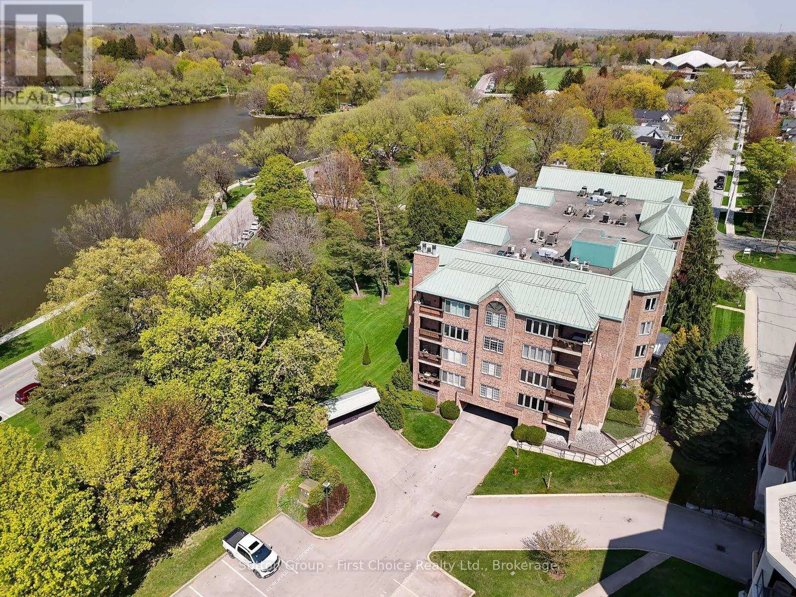206 - 30 FRONT STREET, #206