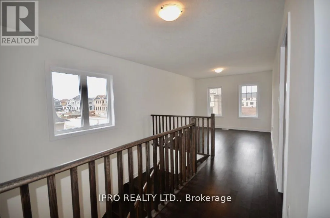 166 AVIRON CRESCENT