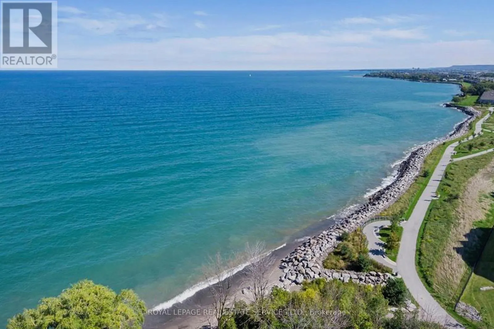 59 SOUTHSHORE CRESCENT