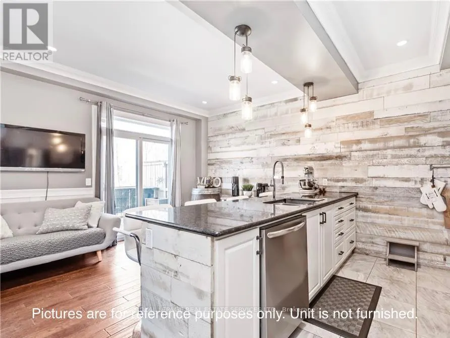 59 SOUTHSHORE CRESCENT