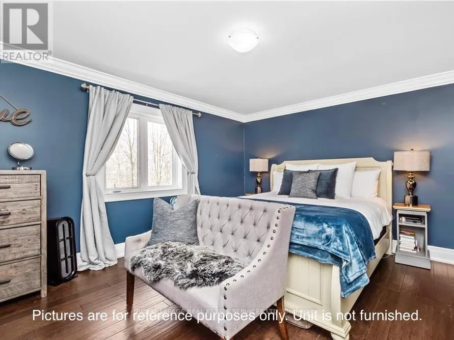 59 SOUTHSHORE CRESCENT
