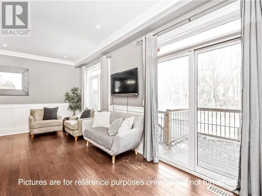 59 SOUTHSHORE CRESCENT