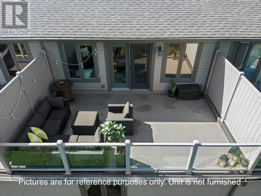 59 SOUTHSHORE CRESCENT