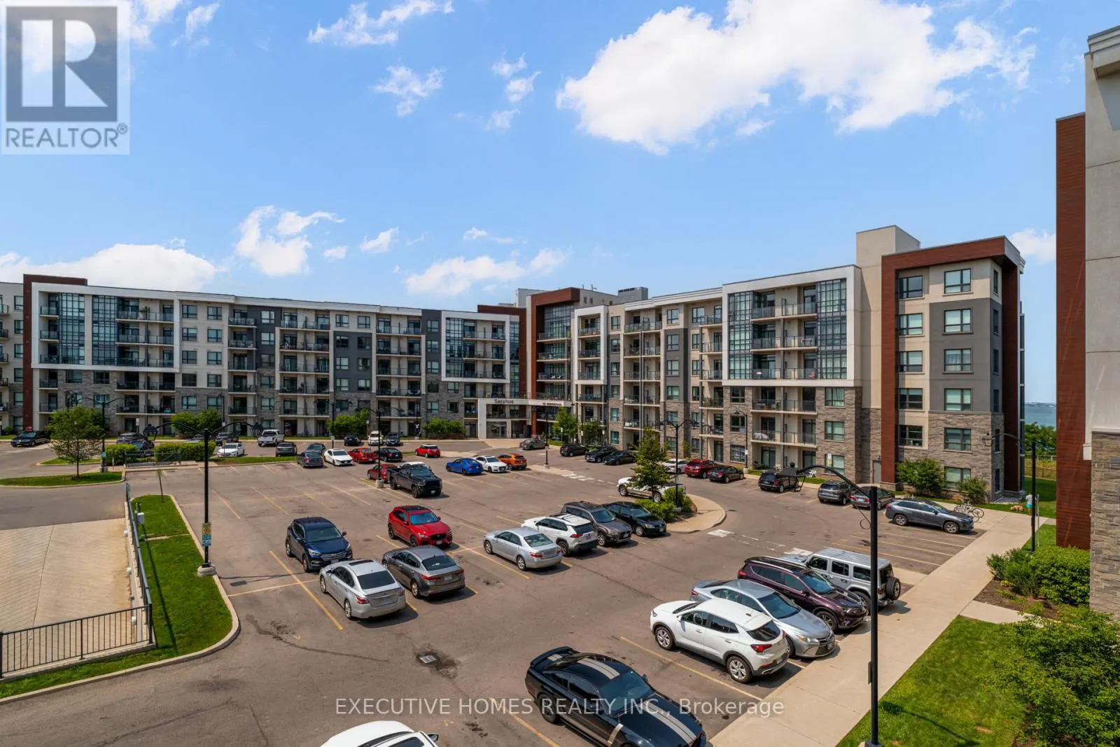 327 - 101 SHOREVIEW PLACE