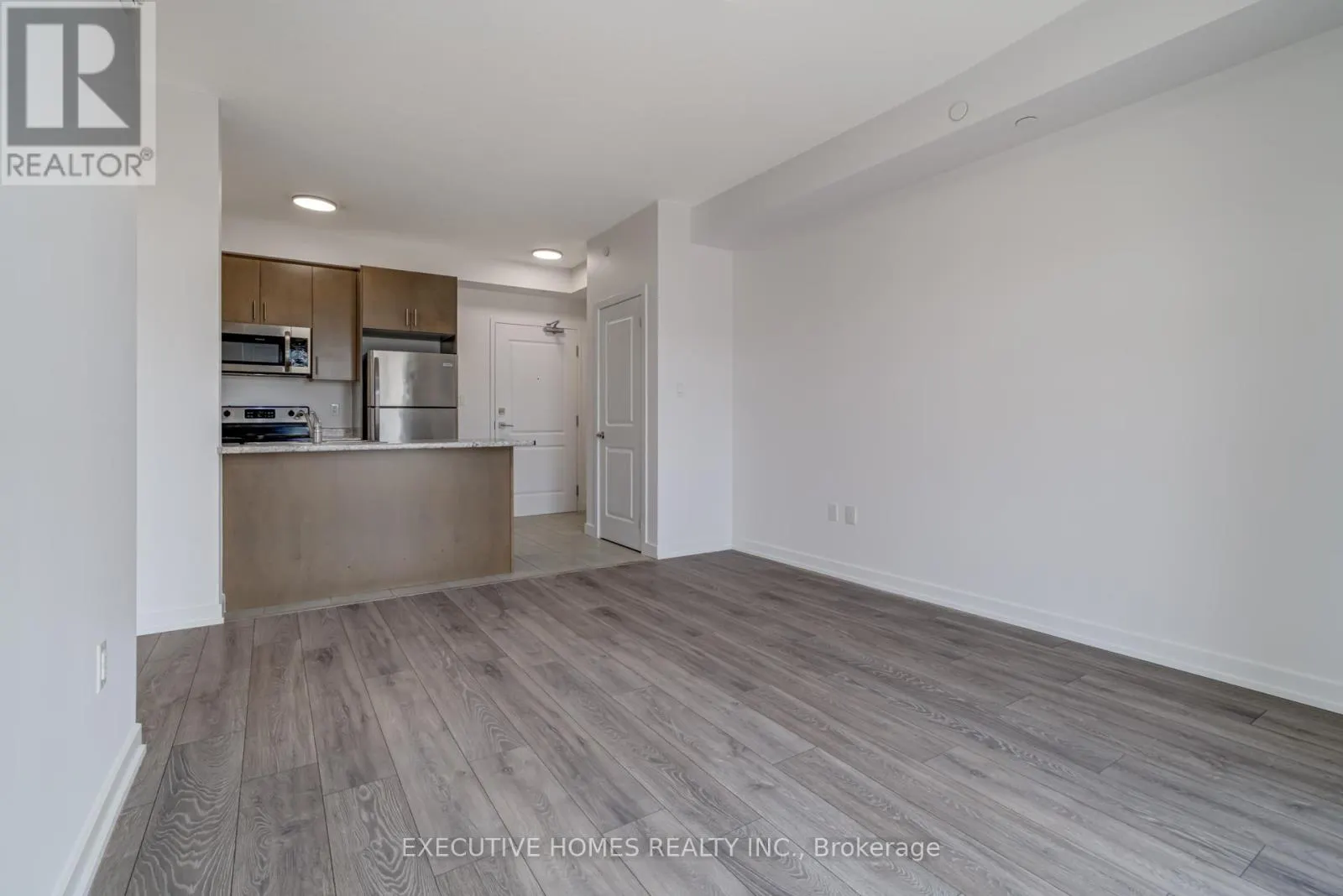 327 - 101 SHOREVIEW PLACE