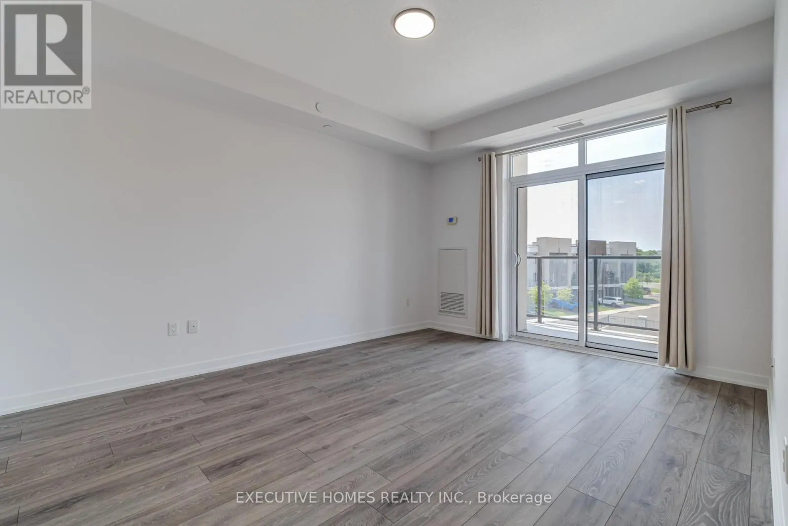 327 - 101 SHOREVIEW PLACE