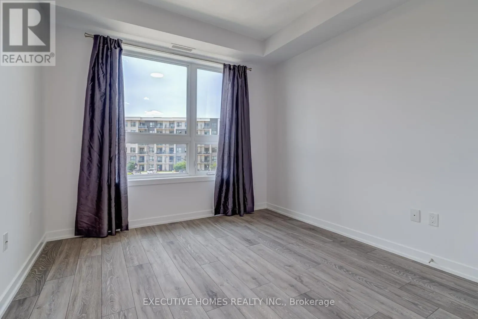327 - 101 SHOREVIEW PLACE