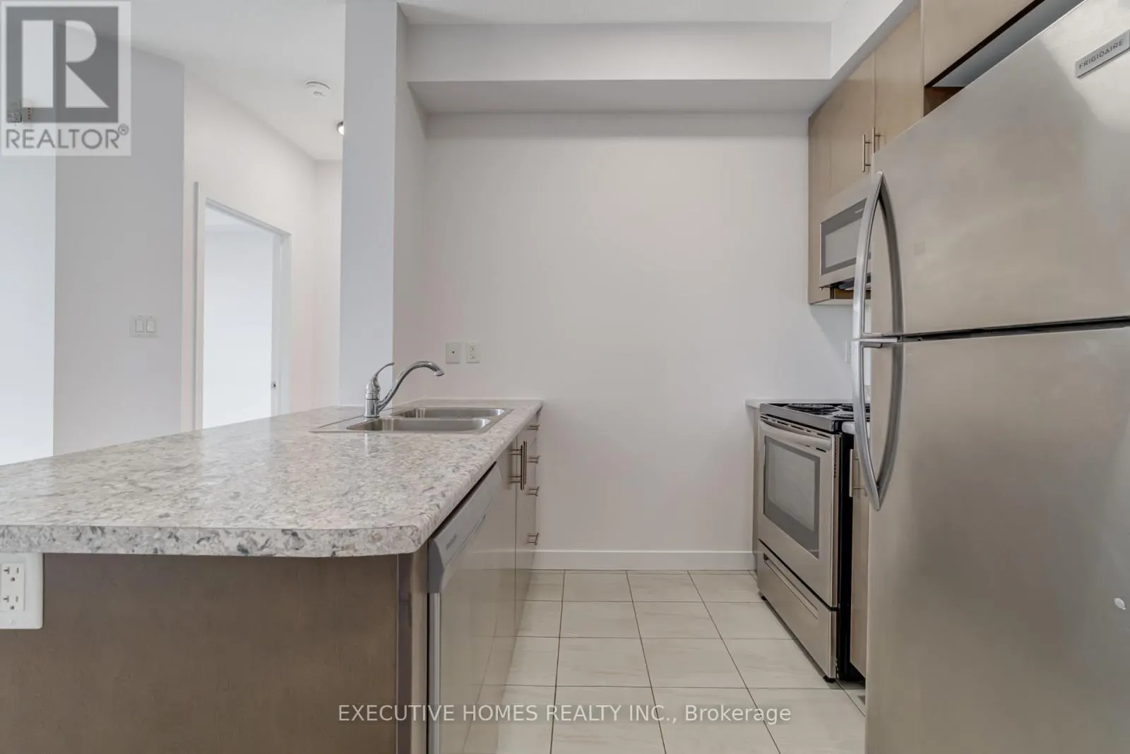 327 - 101 SHOREVIEW PLACE