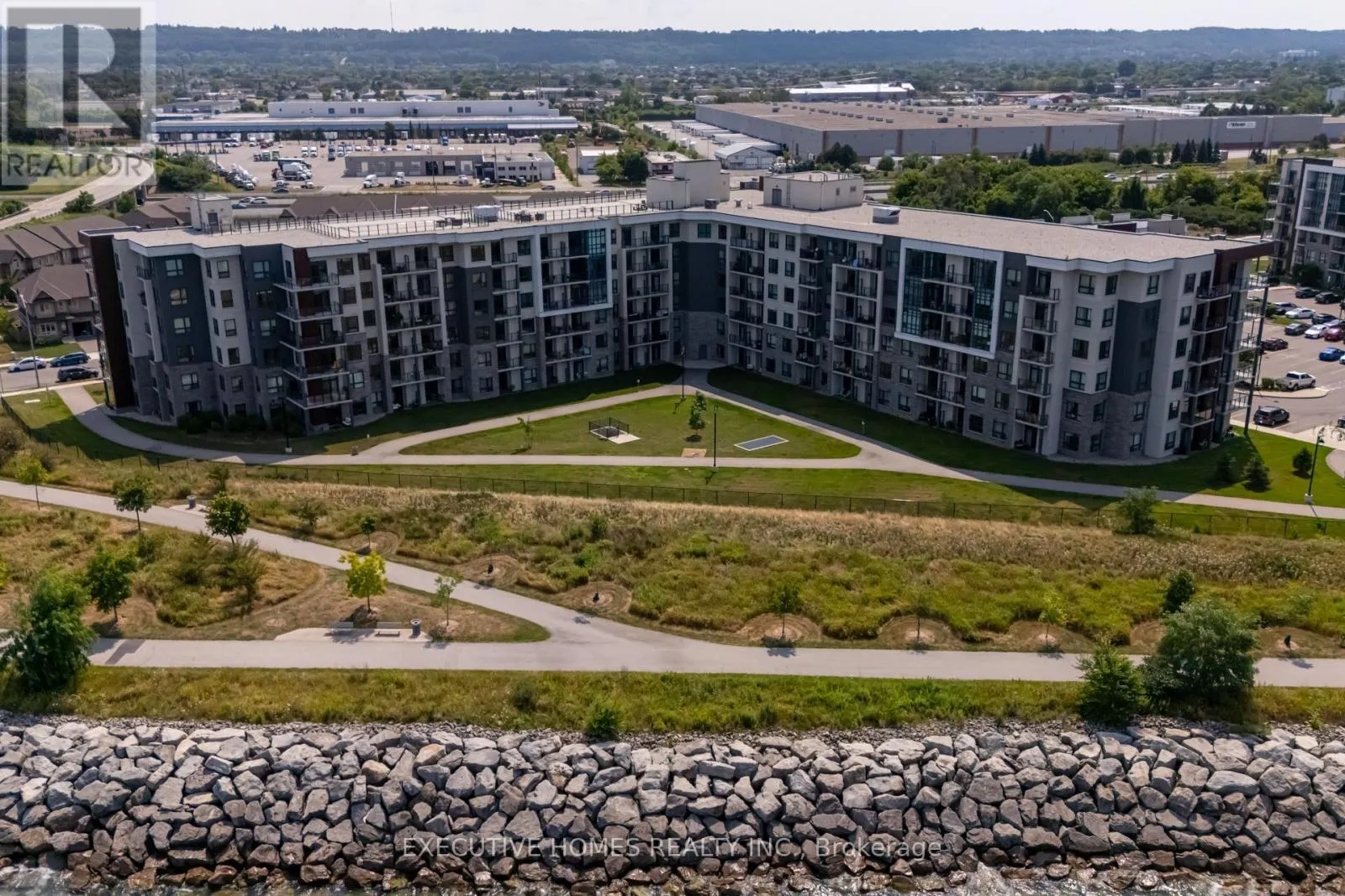 327 - 101 SHOREVIEW PLACE