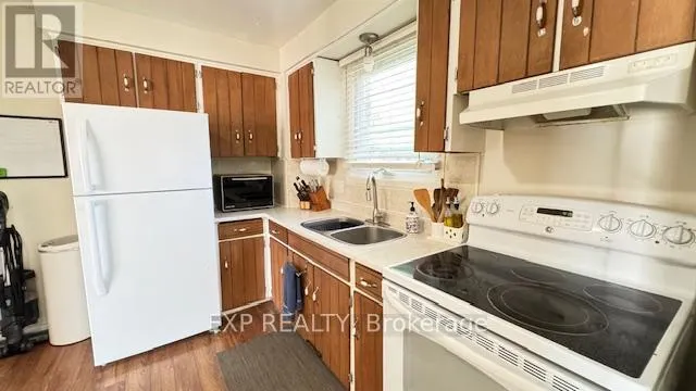 8 BALDWIN CIRCLE