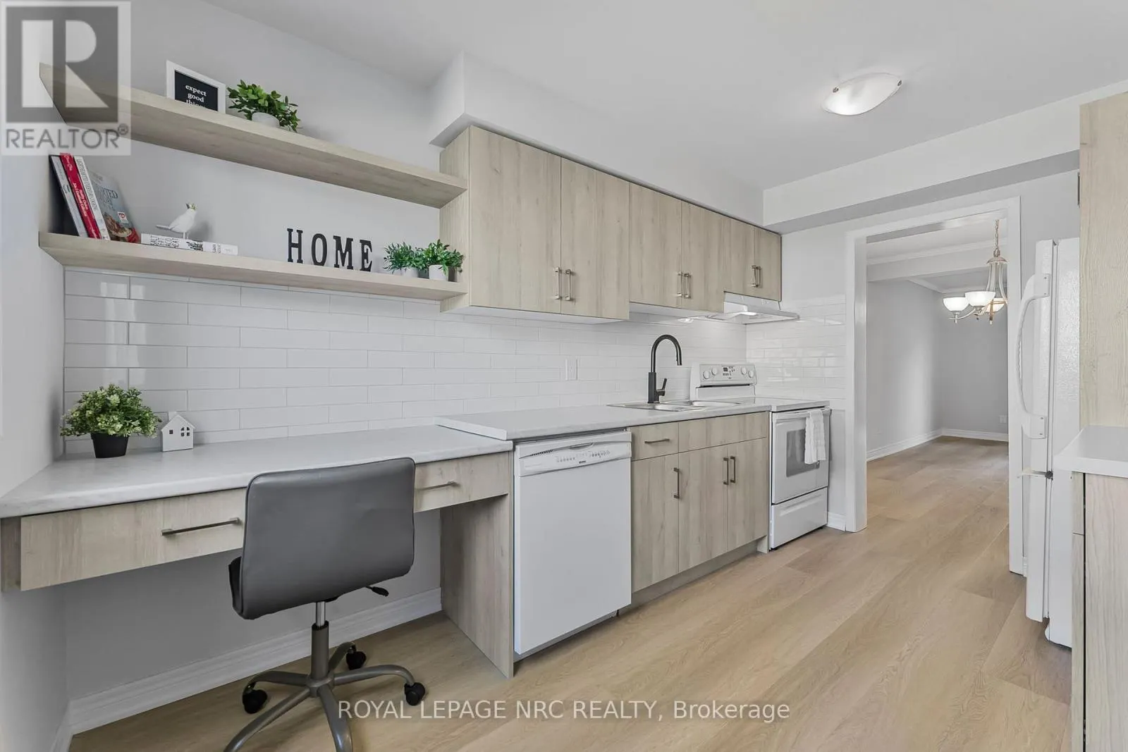112 - 77 LINWELL ROAD, #112