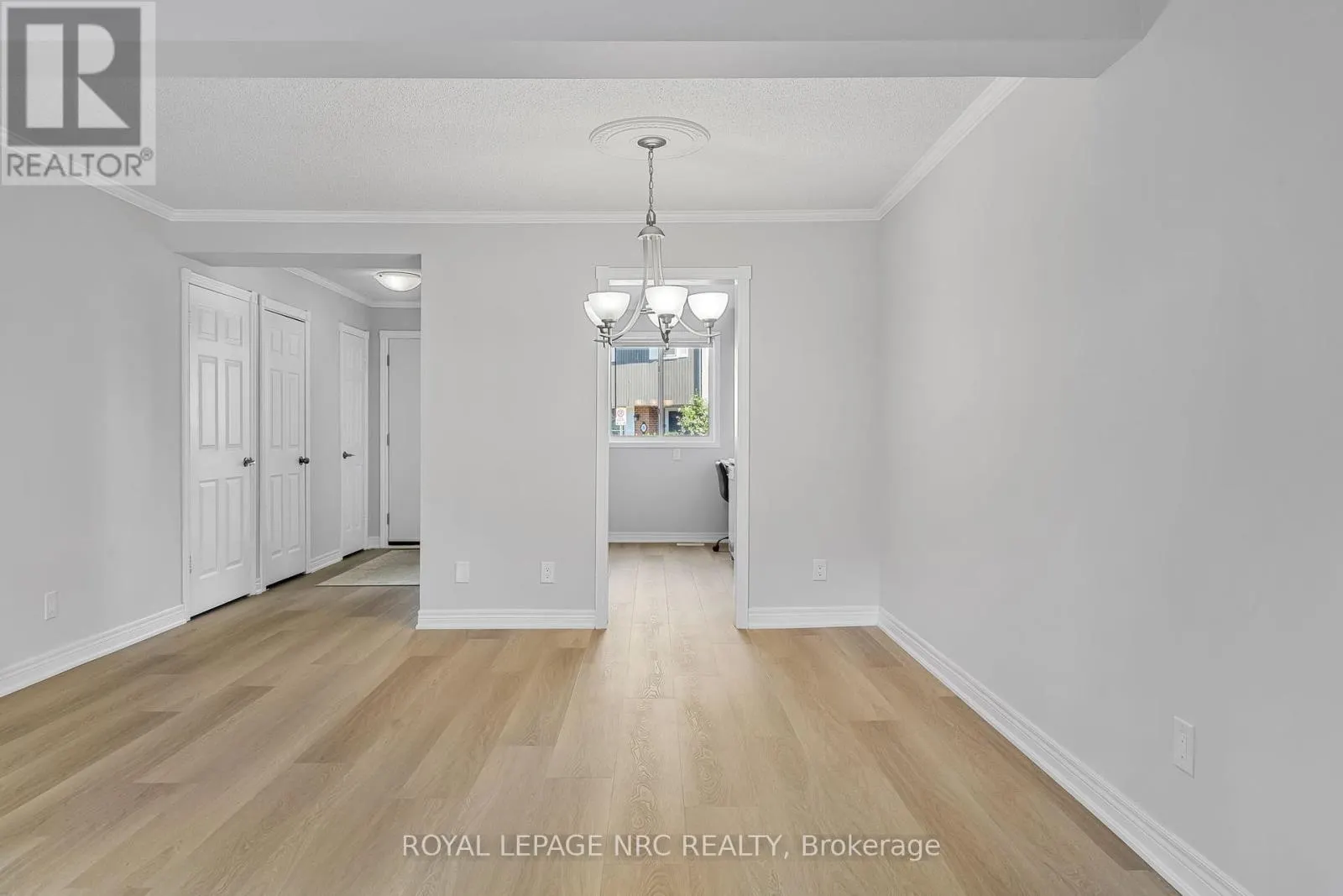 112 - 77 LINWELL ROAD, #112