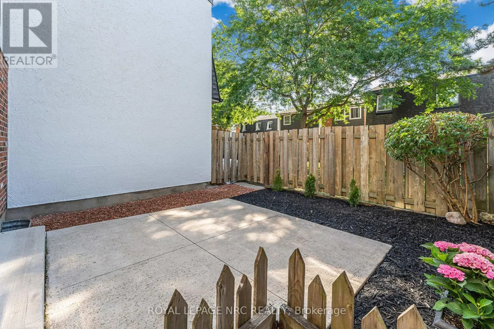 112 - 77 LINWELL ROAD, #112