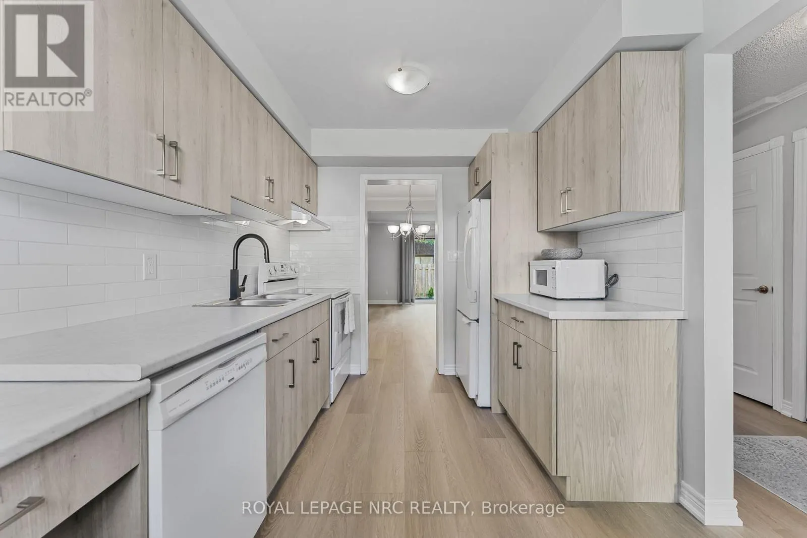 112 - 77 LINWELL ROAD, #112