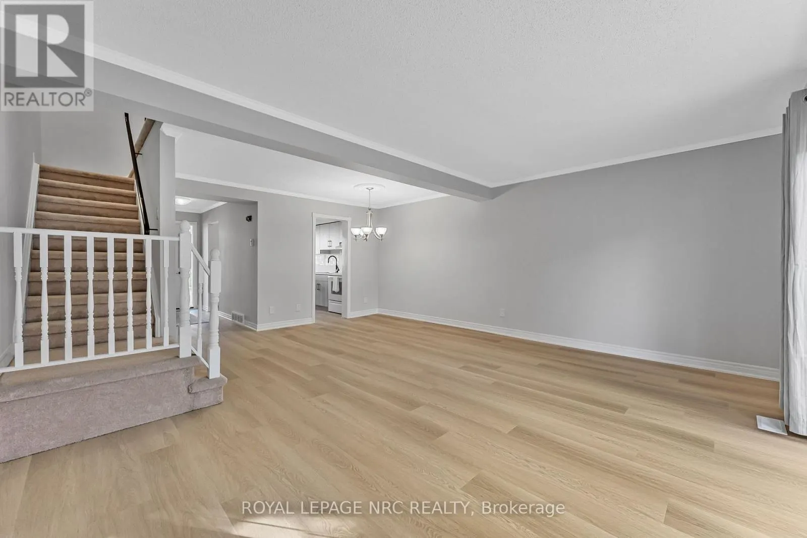 112 - 77 LINWELL ROAD, #112