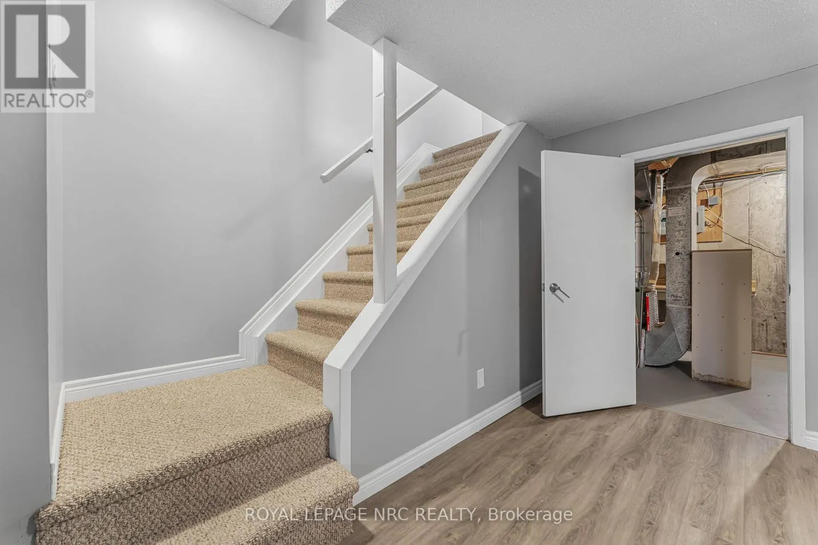 112 - 77 LINWELL ROAD, #112
