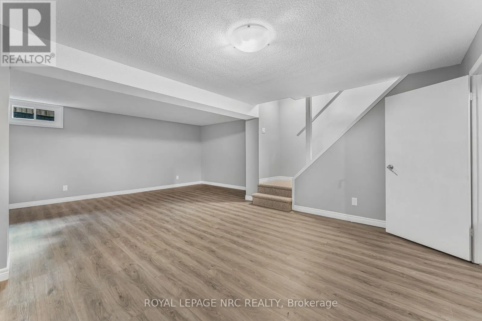 112 - 77 LINWELL ROAD, #112