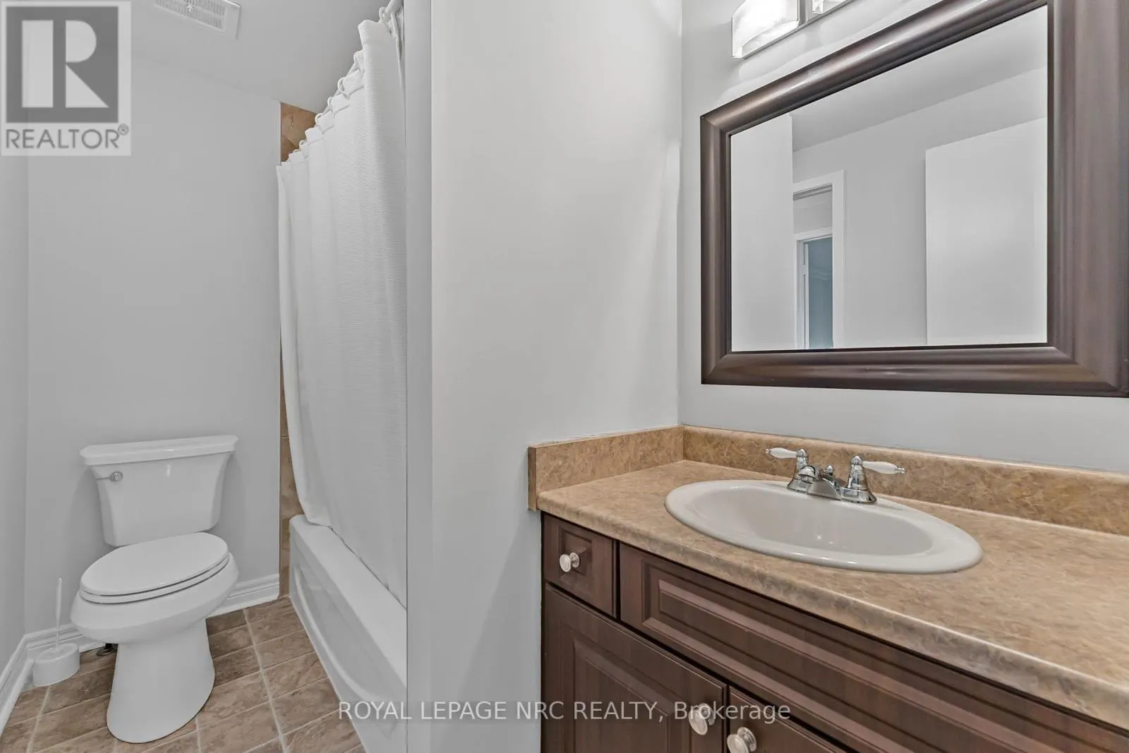 112 - 77 LINWELL ROAD, #112